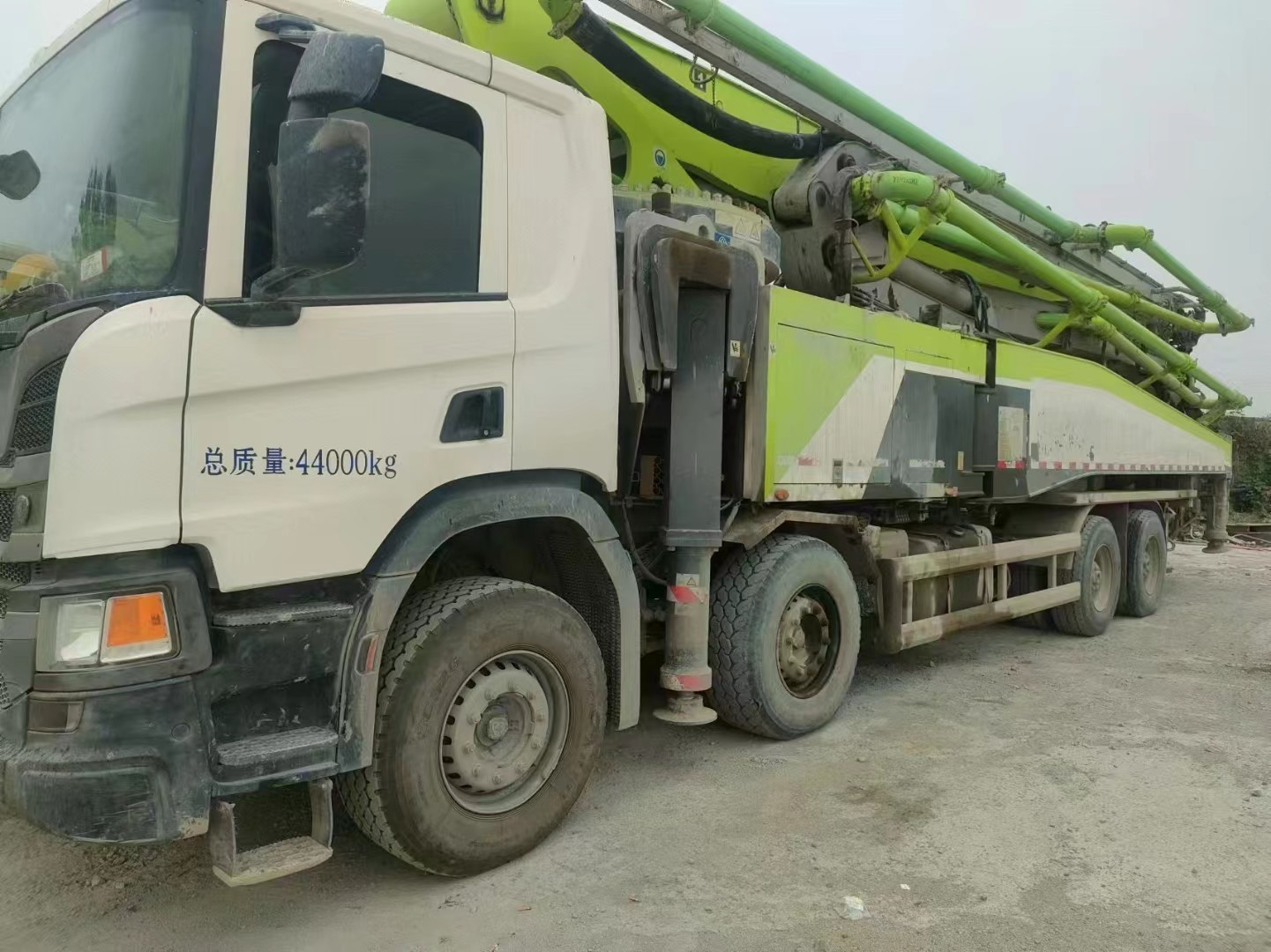 Scania chassis 2019 Zoomlion concrete pump truck 63 meters original condition vehicle