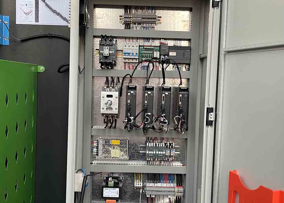 Wc67k 160T 2500mm 200mm Hydraulic Press Brake Ram Stroke Durable Power Equipment