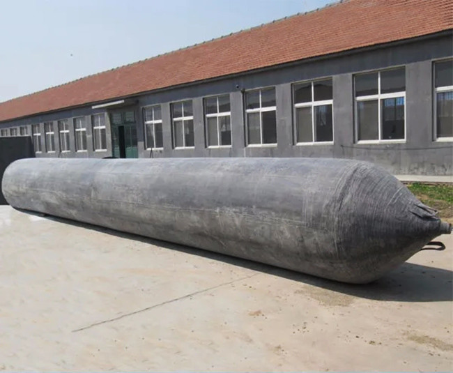 Smooth Rubber Marine Air Bag Cylindrical Shape For Ship / Vessel / Docking