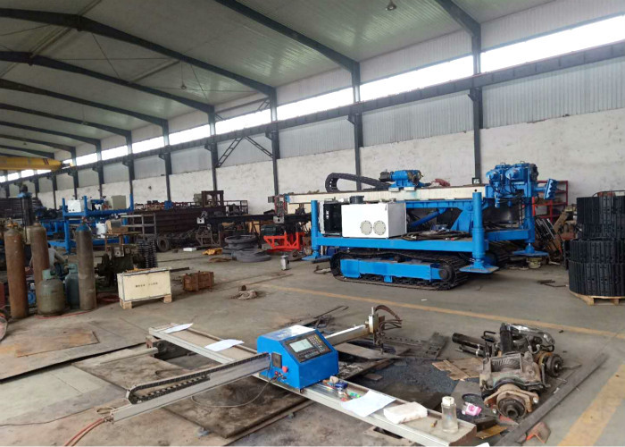 Full Hydraulic Horizontal Directional Drilling Rig For 300m Drilling Depth