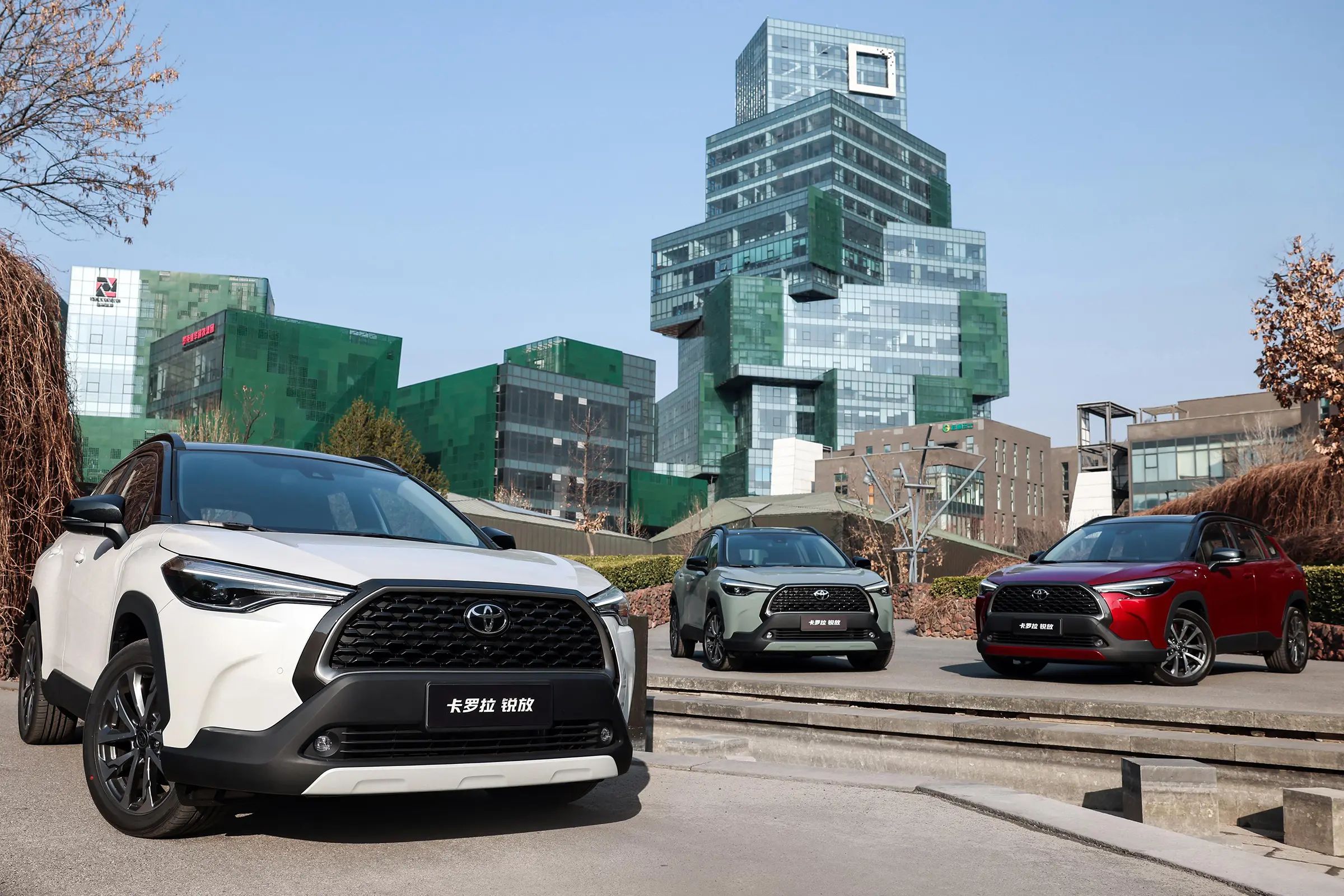 2024 To-yota Corolla Cross 2.0L Gasoline Hybrid Sports Car Best SUV with Front Suspension Macpherson and Automatic Gear Box