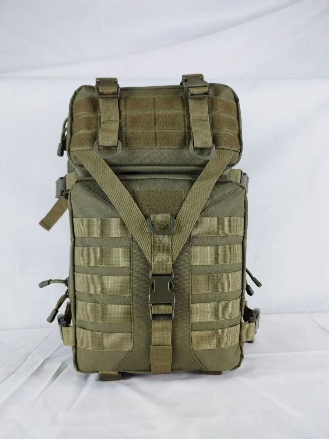 Outdoor Training Backpack with Flexible Design and Polyester Cotton Material