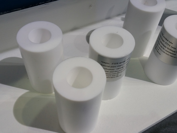 Corrossion Resistance PTFE Tubing With Translucent Density 2.1-2.3g/Cm³