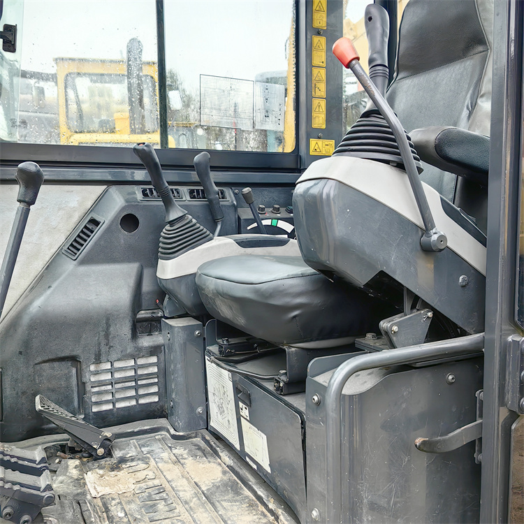 5 Ton Mini Komatsu Digger PC56 Excavator Original Hydraulic Cylinder and Cummins Engine