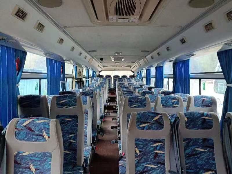 Used Motor Coaches Yutong 2 By 3 Seats Layout 59 Seater 2nd Hand Bus 2016 Year Good A/C