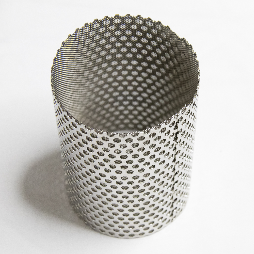304 316L SS Wire Mesh Filter Cylinder / Perforated Filter Tube Custom Size Acceptable