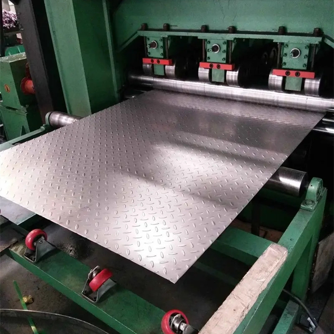 Cold Rolled Checkered Stainless Steel Sheet Anti Skid Steel Plate