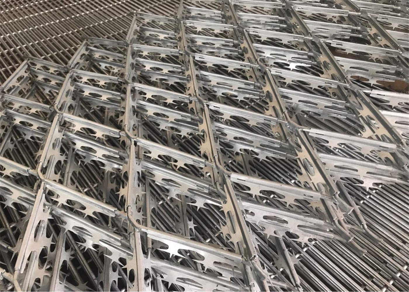 Welded Razor Wire mesh CBT 65 Fencing