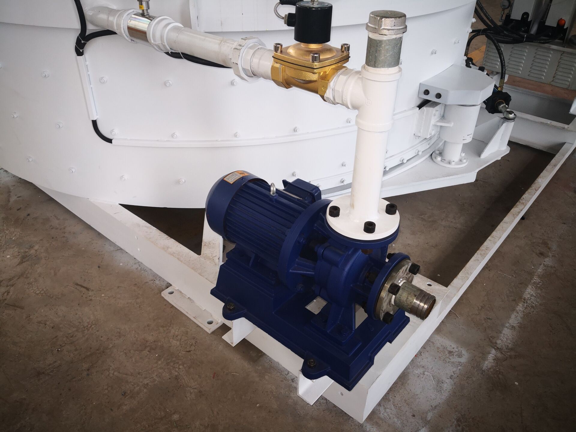High Chrome Alloy Refractory Mixer Machine , Sand Mixing Vertical Concrete Mixer
