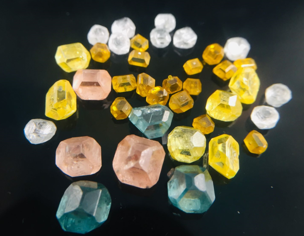Pink cvd hpht lab diamond vvs vs pink rough diamond pink raw uncut hpht rough lab grown diamond for jewelry