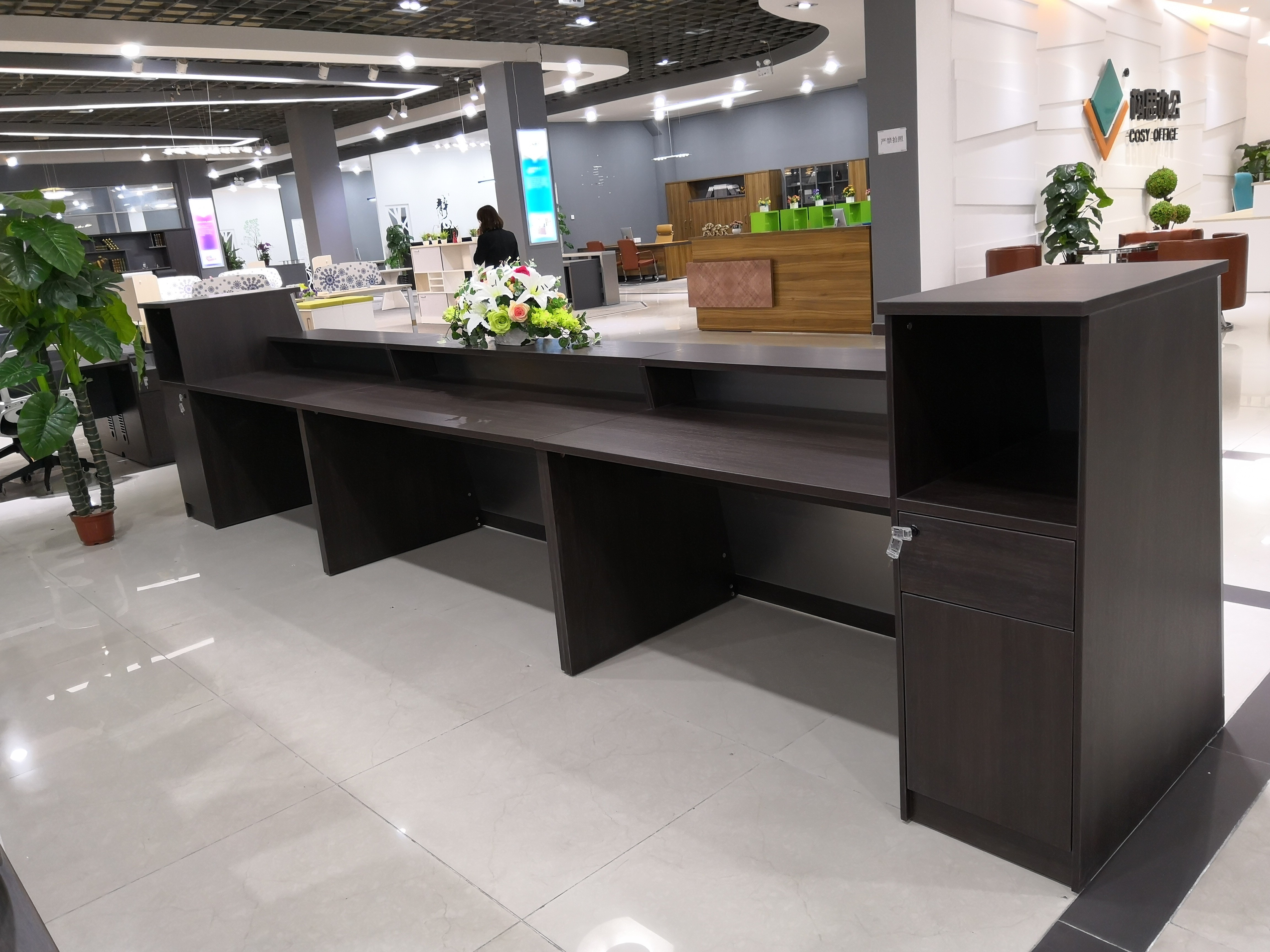 Cashier Service Reception Counter Desk Rectangular Shape Long Life Time