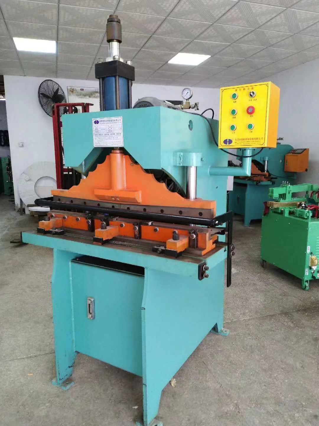 YXY-104 Custom Hydraulic Trimming Machine for Metal Mesh and Grid