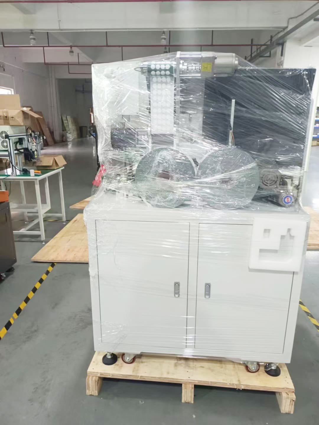18650 26650 Battery Insulation Paper Sticking Machine Automatic Pneumatic High Performance