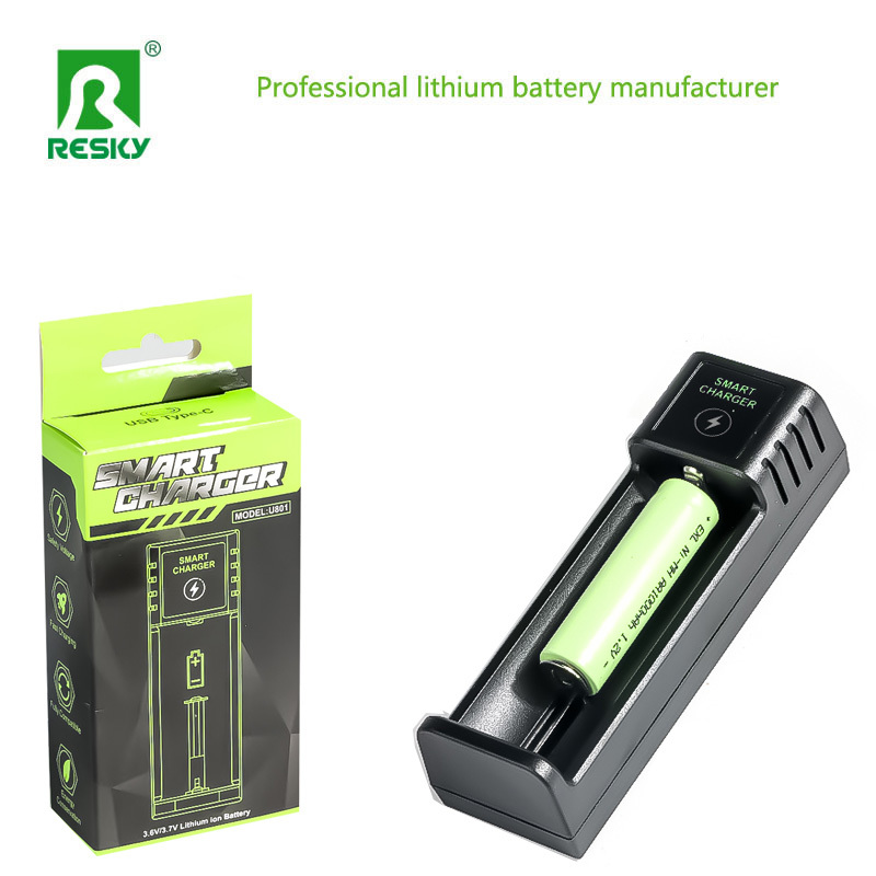 Single Slot Rechargeable Battery Charger 4.2V USB Smart for Li-ion 18650 Battery