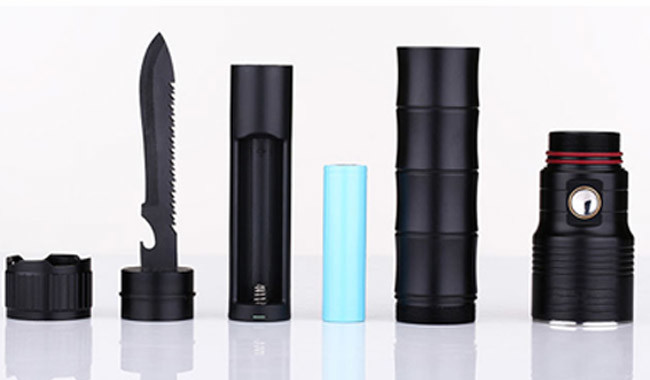 Safe 5W Usb Rechargeable LED Flashlight With Power Bank 350m Lighting Distance