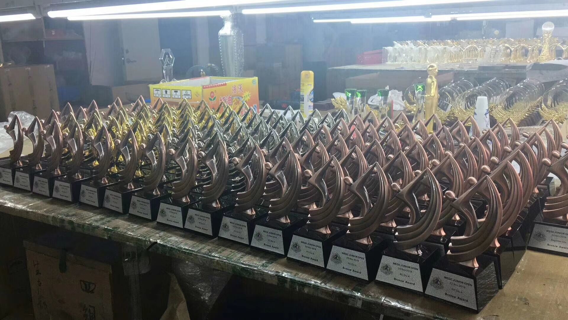 Personalized Brass Metal Cup Trophy Painting And Polishing Finishing Type
