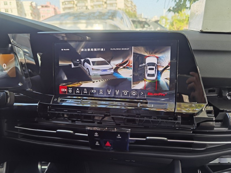 Fixed Screen Car Retrofit Unichip Reversing Camera For Volkswagen 2021 Golf 8 Hi Spec