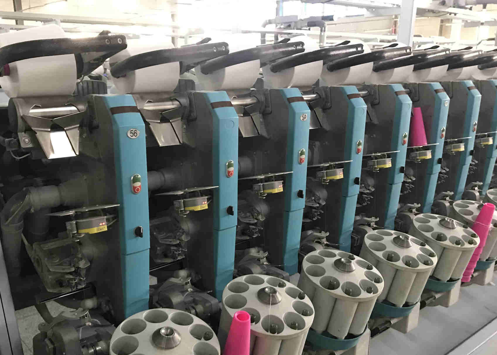 High Tenacity 40/2 Low Price 3000 Yard Dyed Spun Polyester Sewing Thread