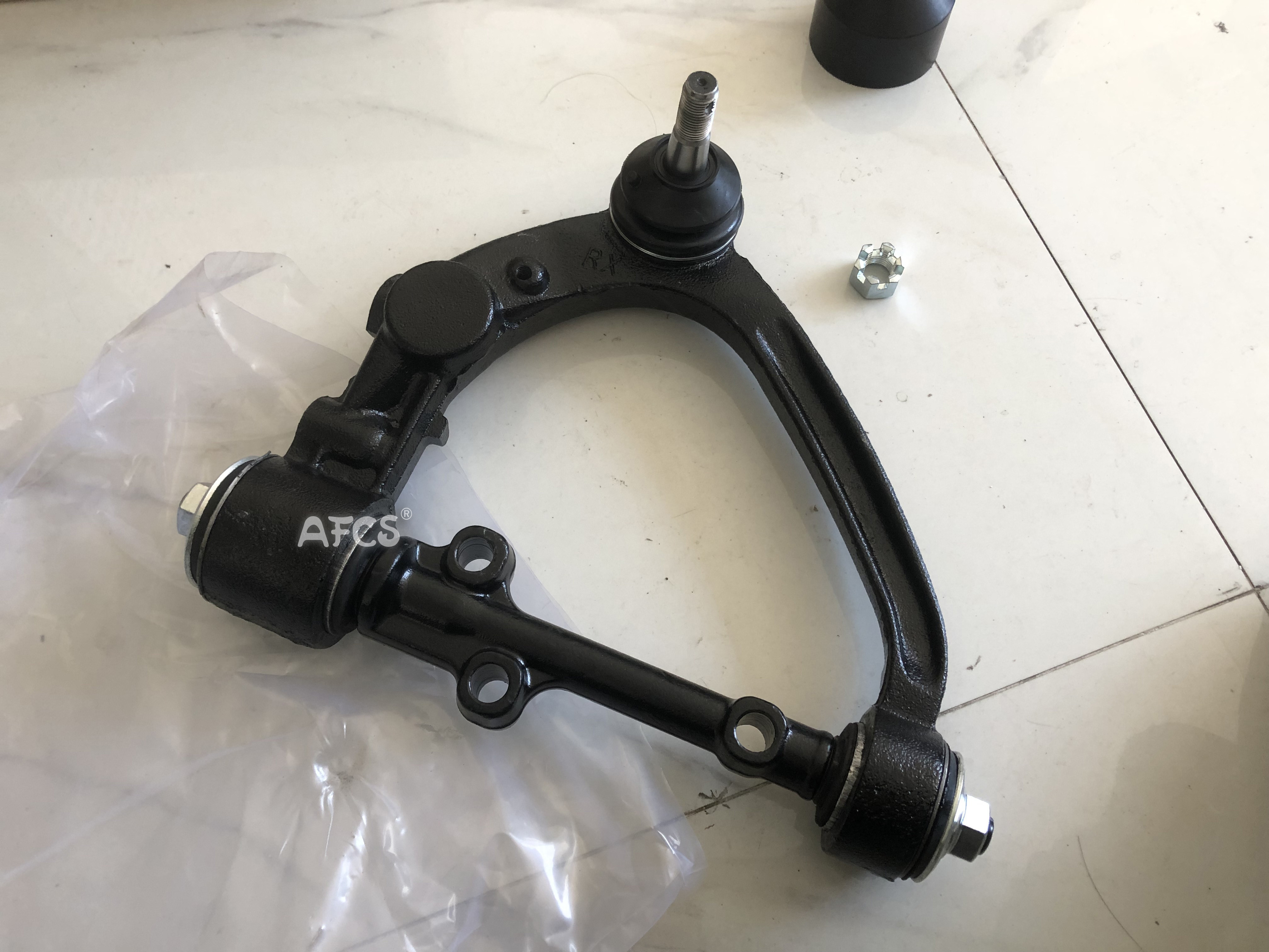 48066-29225 Car Control Arm 48067-29225 48066-29085 For Toyota HIACE IV Bus