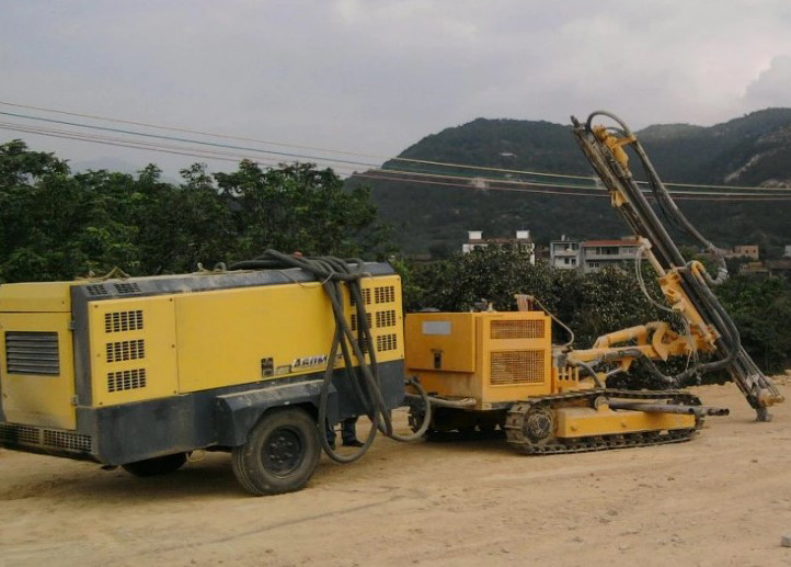 Diesel Air Compressor for Drilling Rig / Borewell Drilling Machine Air Compressor