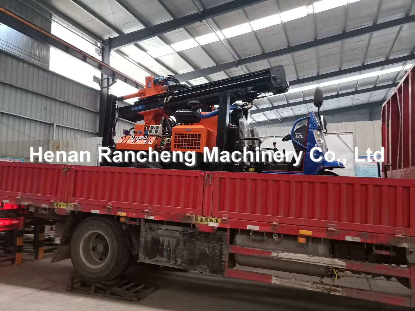 200m Depth Borehole Drilling Machine 65KW Tricycle Mounted Water Drilling Machine