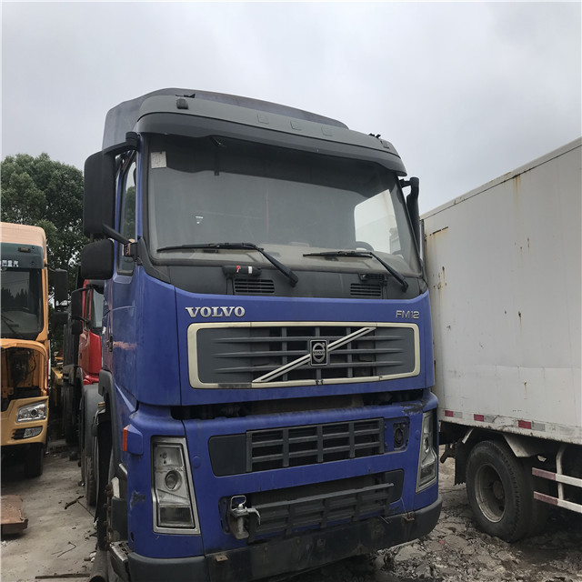 VOLVO trailer head Used manual transmission driving Steel Material and Truck Trailer Use sidelifter Tractor head