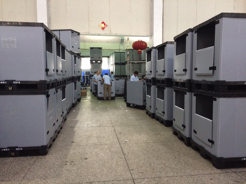 Solid Heavy Duty Plastic Pallet Sleeve Pack Box With Lid Single Faced Design Structure
