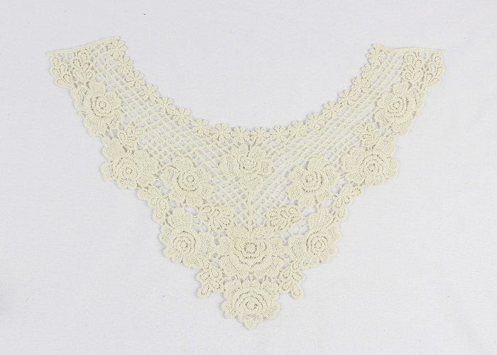 Cotton Hollow Water Soluble Lace Neckline Applique Trim With Rose And Sakura Design