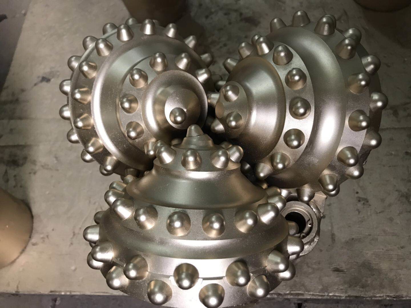 IADC 645 9 7/8'' TCI Tricone Drill Bit for mining