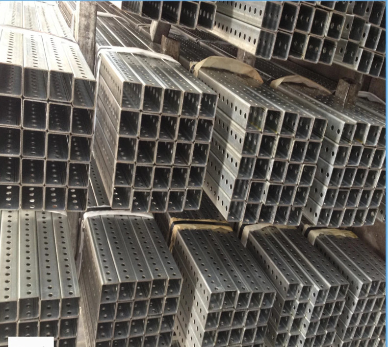 Q235 Material Metal Fence Accessories Steel Perforated Square Tube ISO9001 CE