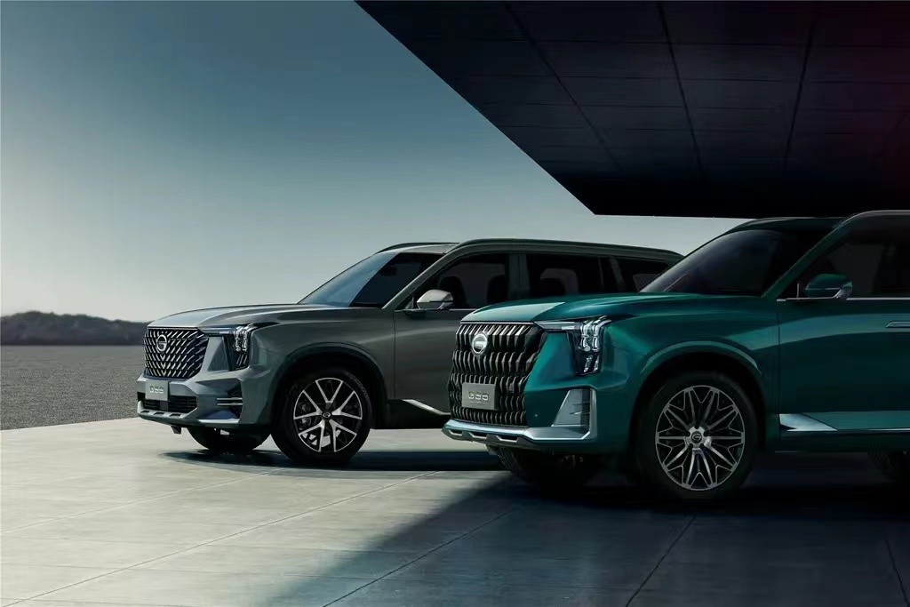 The 2023 GAC Trumpchi GS8 2.0T 7 Seat Large Luxury SUV Is Available In Two Wheel Drive And Four Wheel Drive.