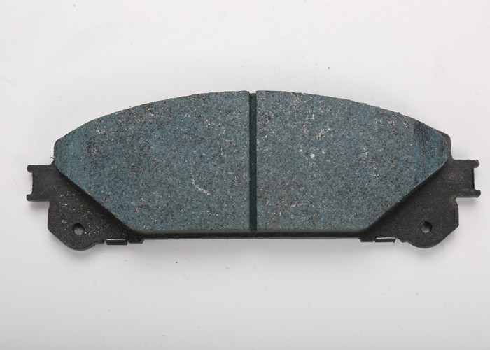 Ceramic Cars Brake Pads Low Metallic Friction Material Adopt