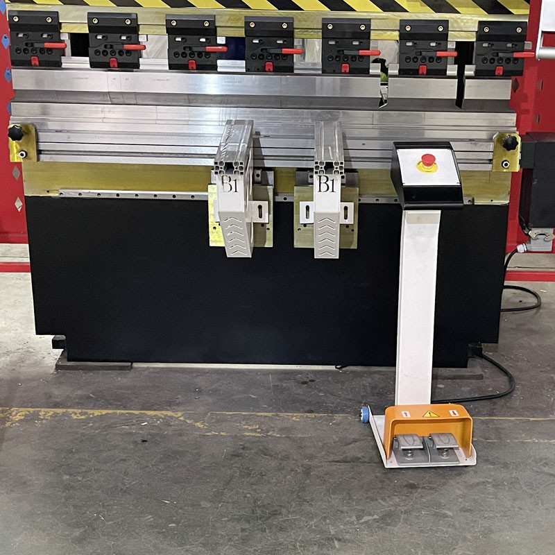 80T1600MM Hydraulic Press Brake CNC With DA53T 4+1 Axis Customized