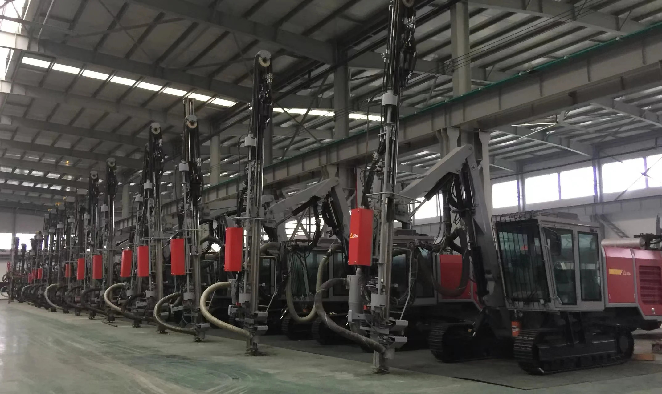 Rock Crawler Blast Hole DTH Drill Rig 20m Drill Hole Depth For Mine