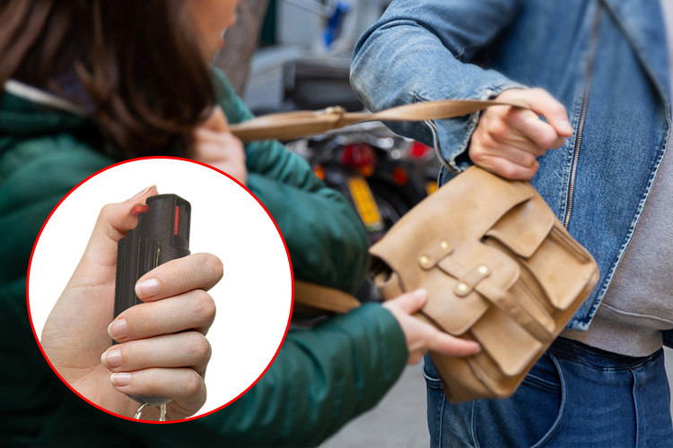 Pepper Spray Keychain quick release key ring for self defense storage OC Spray Finger Grip free training