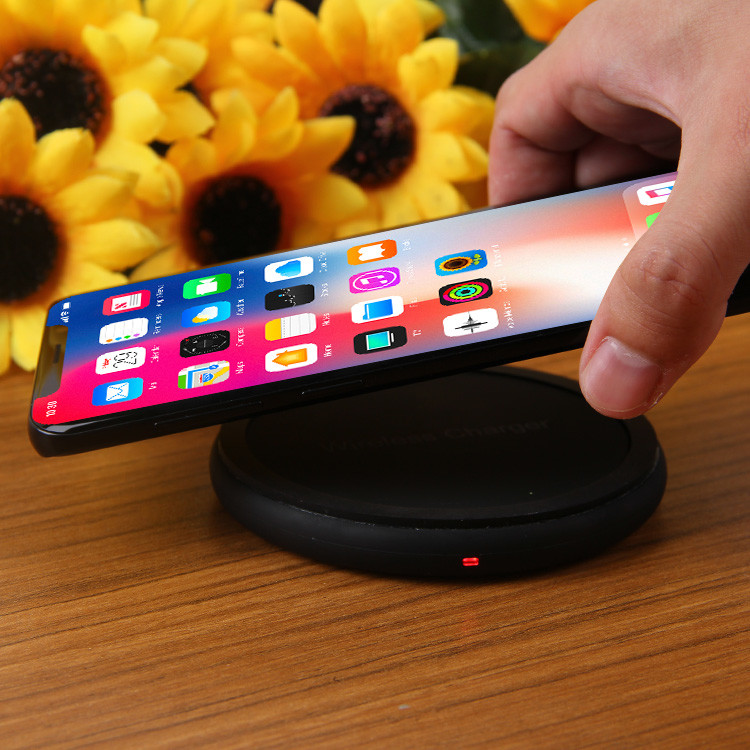 Pad Type Micro USB QI Standard 10w Fast Wireless Charger