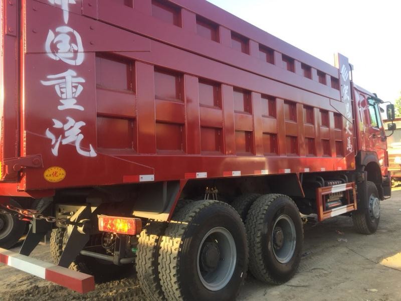 Popular Used Dump Trucks / 6x4 Dump Truck With HOWO Engine Euro III Emission Standard