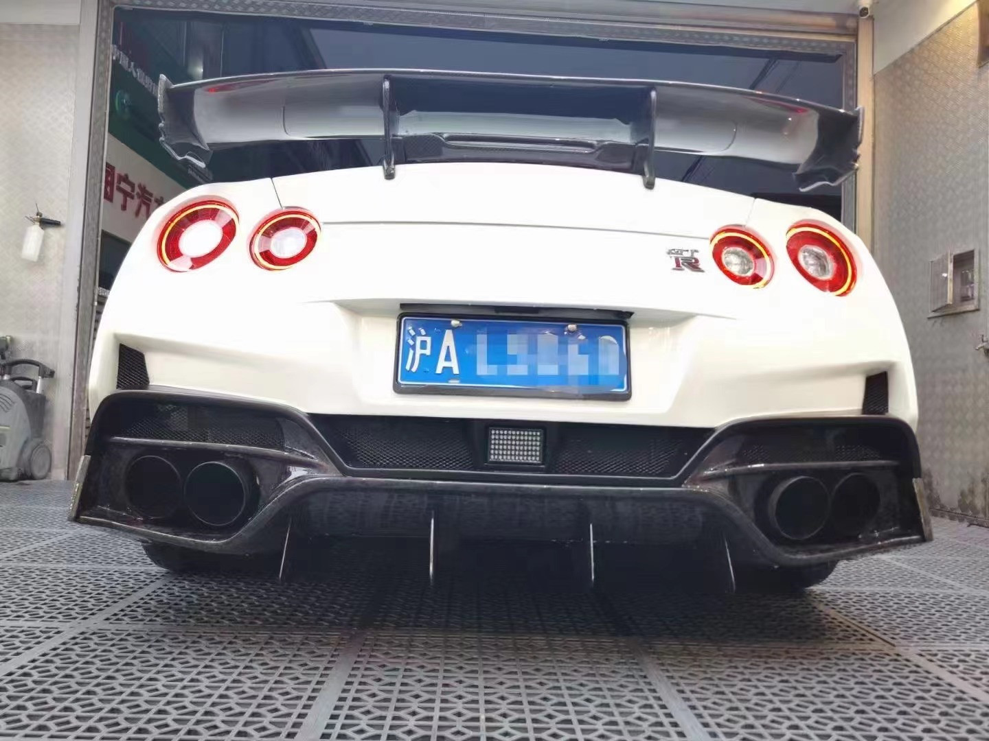 For Nissan GTR Body Kit GTR R35 Upgrades the VARIS-style Carbon Fiber Front and Rear Bumper Spoiler Body Kit