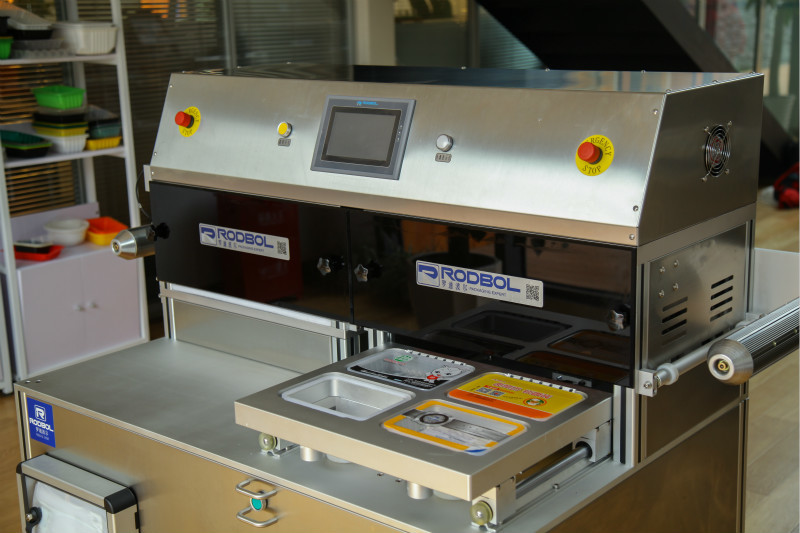 Touch Screen Vacuum Tray Sealing Machine Japan Omron Electronic Control System