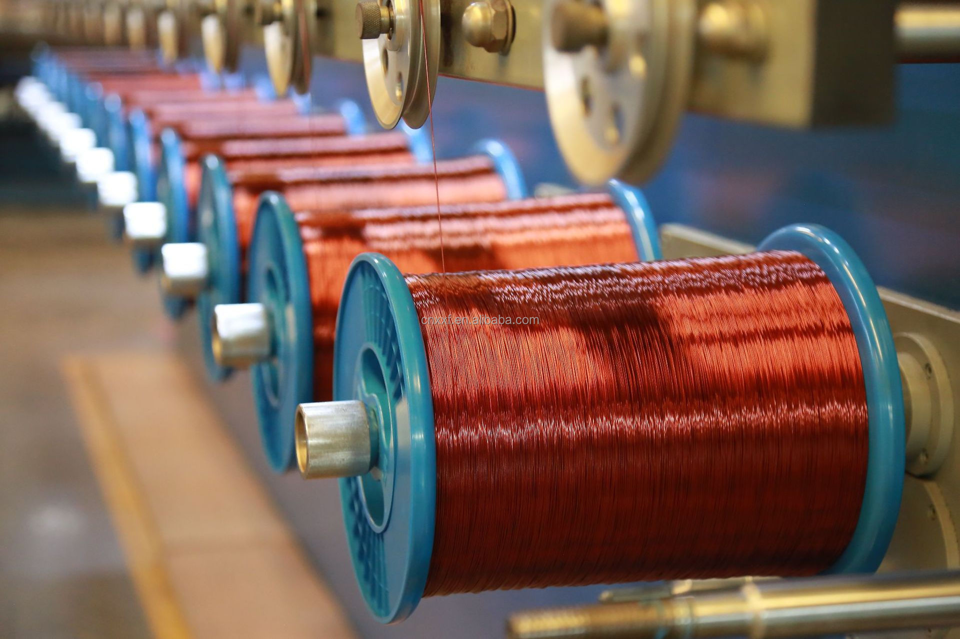 99.9% Pure Copper Wire Thermal Level Enamelled Round Wire in 130/155/180/200/220 Sizes JIS C3203 Standard for Automotive
