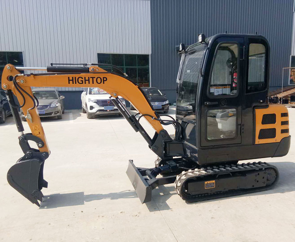 Power Saving 2.5 Ton Mini Excavator 22.1kw Power Small Backhoe Digger