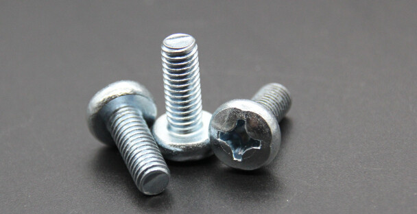 M6x30 Round Cross Recessed Pan Head Screw Zinc Plated Fasteners DIN 7985 For Office Chair