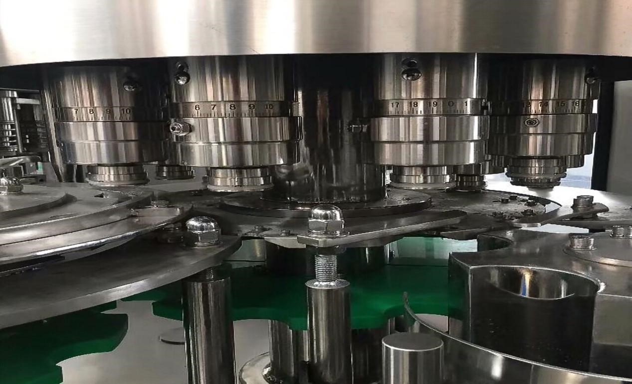 Glass Bottled Liquid Filling Machine Automatic Sparkling Water Production Line