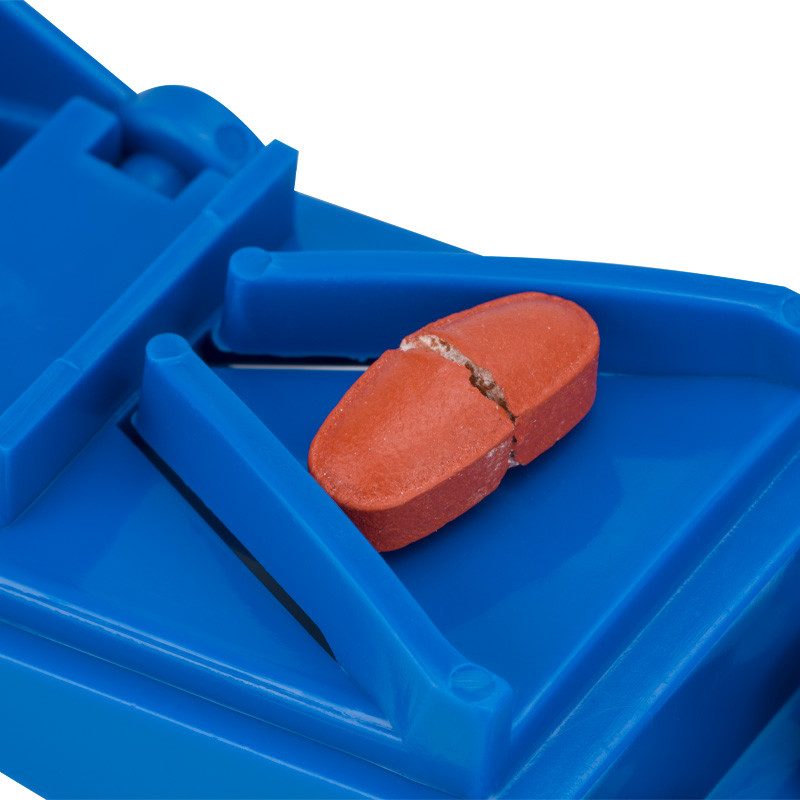 Blue PP Portable Pill Cutter For Small Large Pills Crusher Splitter With Dispenser