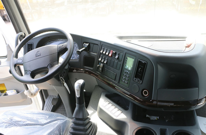 Sino Truck Used 6×4 Dump Truck Howo 371hp Euro 3 Use In Africa 6.8 Meters Long Box