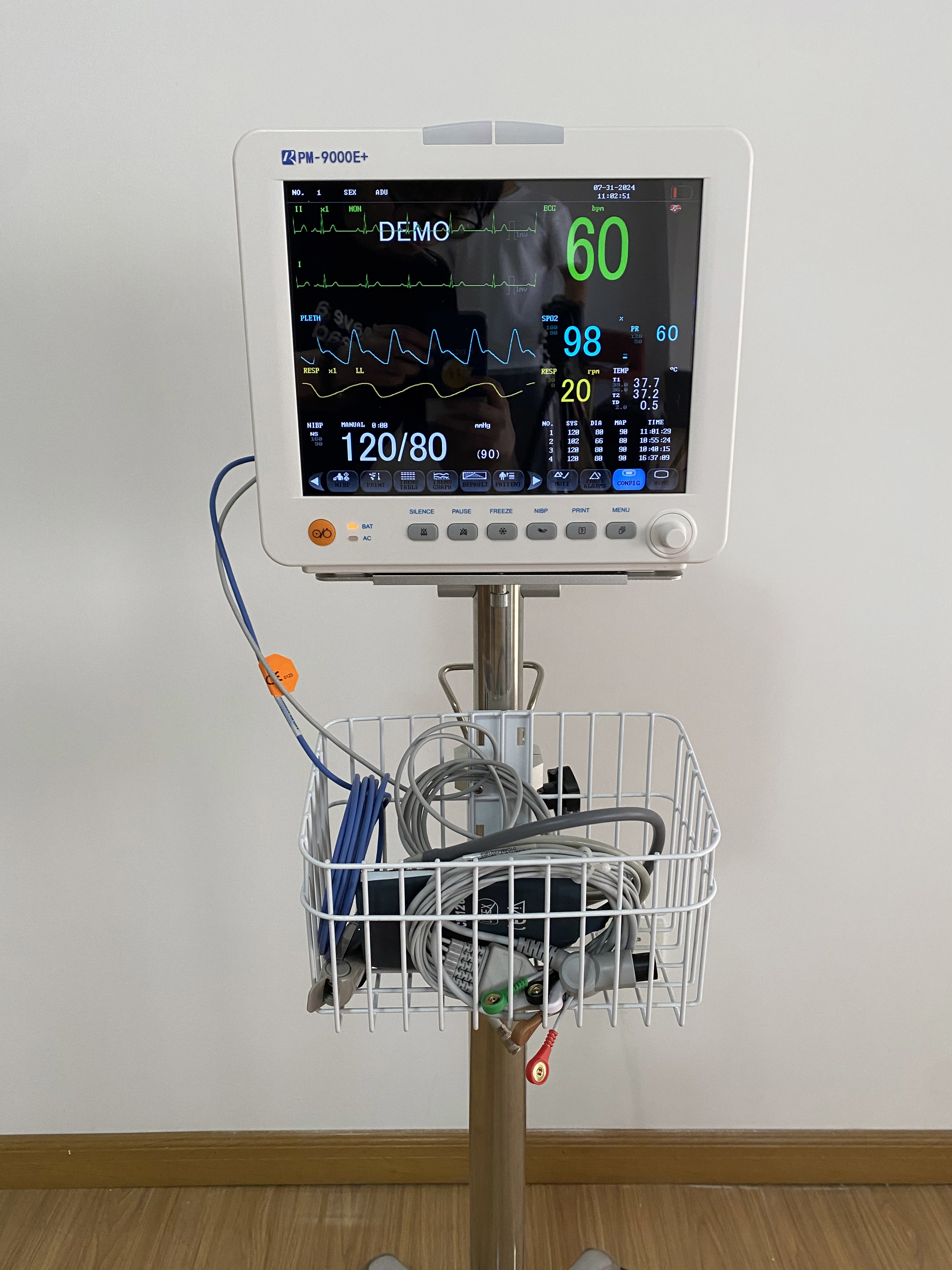 Multiparameter Icu Patient Vital Signs Monitor With Trolley