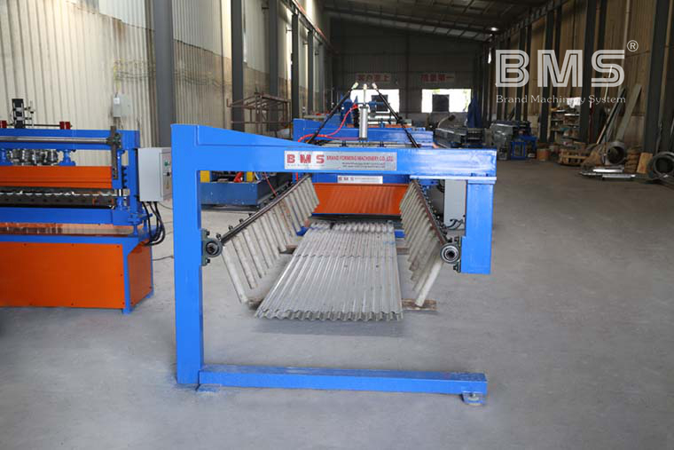 European Style Corrugated Roof Roll Forming Machine / Roof Sheet Making Machine