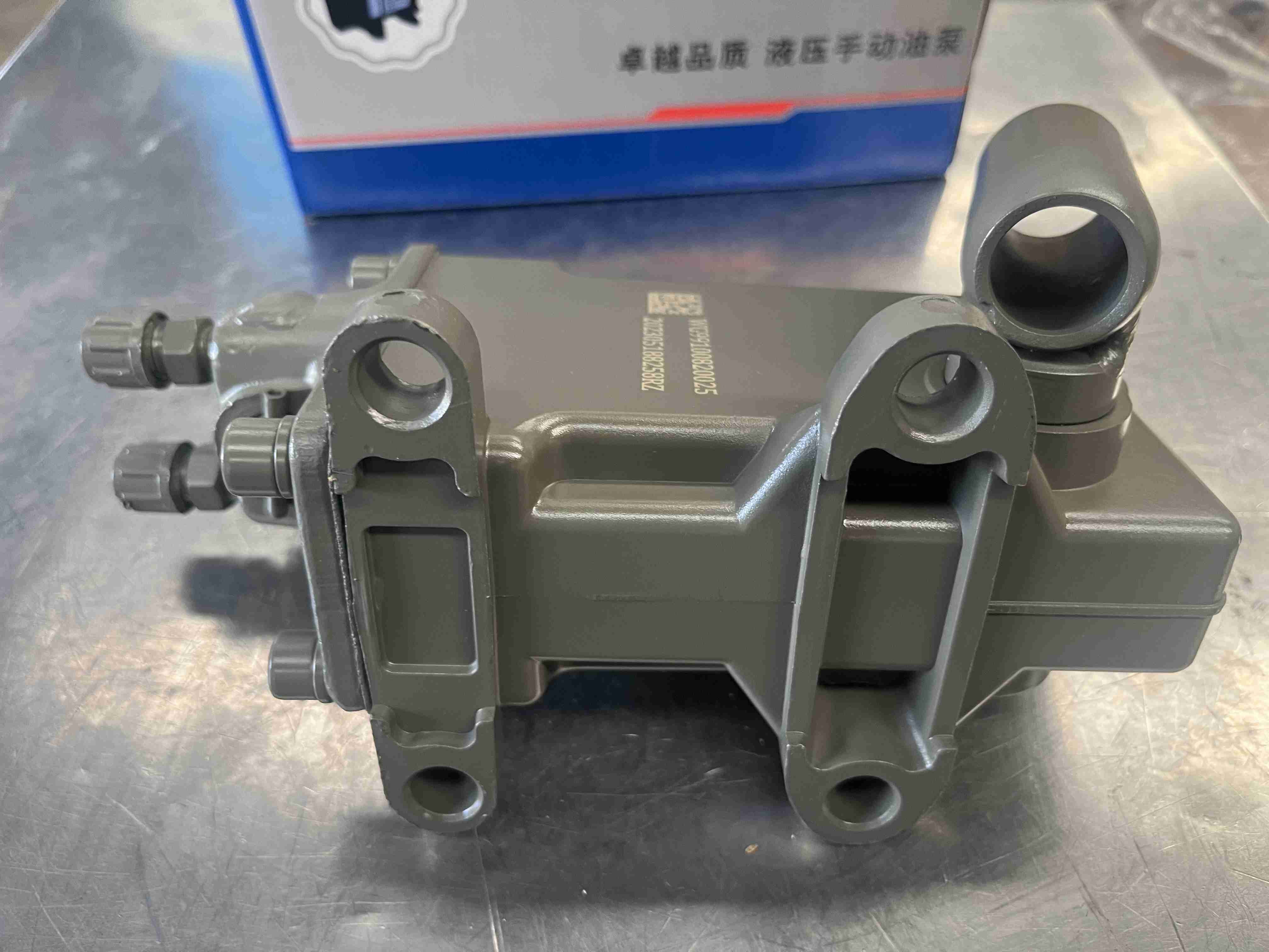 WG9925825002 Right Mounted Lifting Oil Pump Sinotruck HOWO A7 Spare Parts