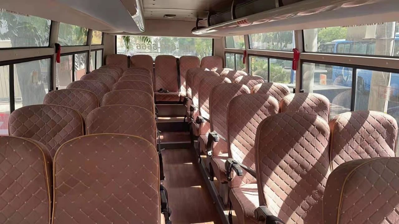 Toyota Buses Good Condition and Gas / Petrol Fuel Type with Max Torque of 340Nm/rpm