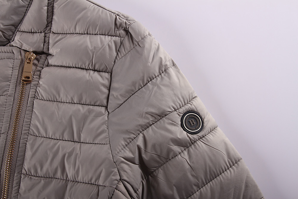 Ladies Casual 100% Nylon Windproof Thermal Jacket 5 Colors For Winter